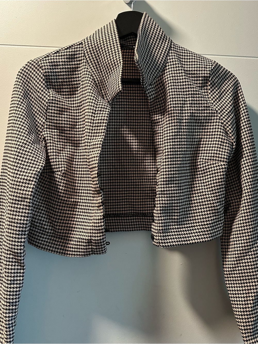 Zara Black & White Houndstooth Cropped Blazer